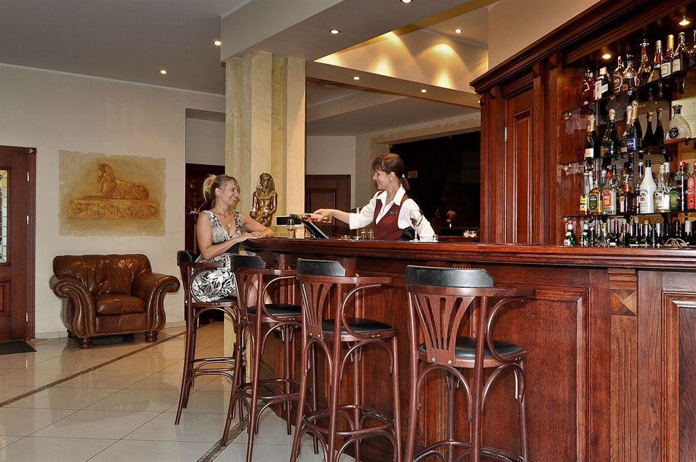 Hof Hotel Garden Kaunas Restaurant bilde