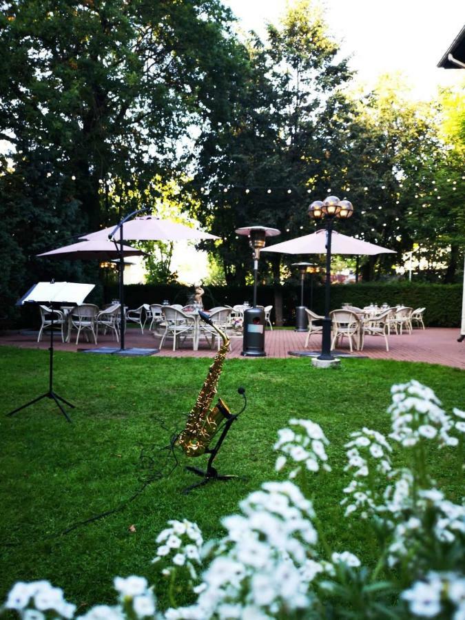 Hof Hotel Garden Kaunas Eksteriør bilde